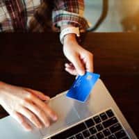 How to Manage Credit Cards Responsibly